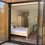 Charming Private Guesthouse Air By The Beach